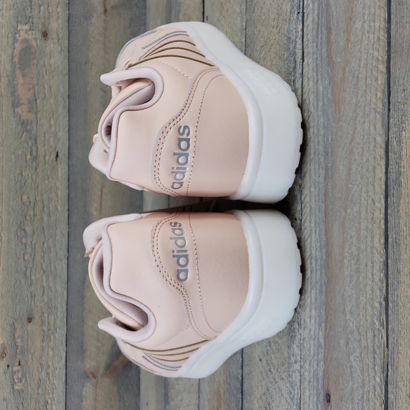 adidas Postmove Basketball Inspired Women's Essential Sneakers Halo Blush - Picture 4 of 10